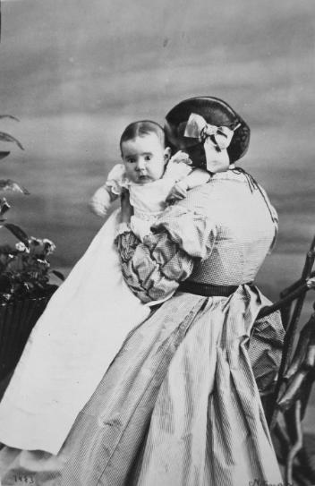 Mrs. George H. Frothingham and baby Harriet, Montreal, QC, 1863
