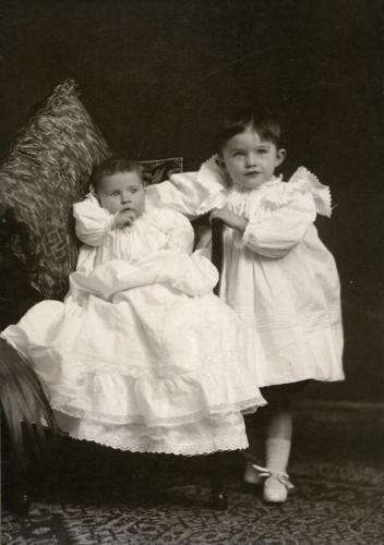 Daintry Notman et tante Phyllis, Montréal, QC, 1899