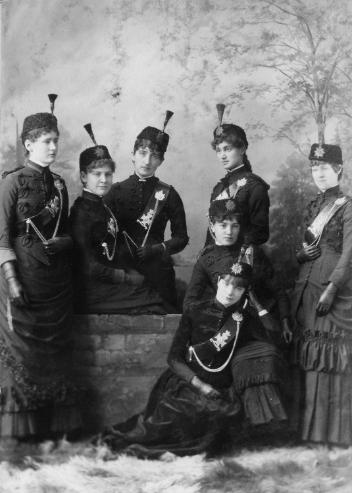 Dames du 3e bataillon des Victoria Rifles, pour J. Try-Davies, Montréal, QC, 1882