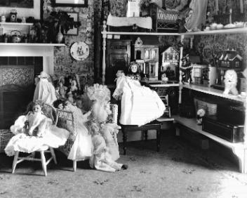 Poupées et maisons de poupées pour Mlle Hamilton, Montréal, QC, 1898