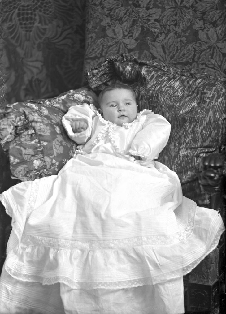 Le bébé de Mme Charles F. Notman, Daintry Notman, Montréal, QC, 1899