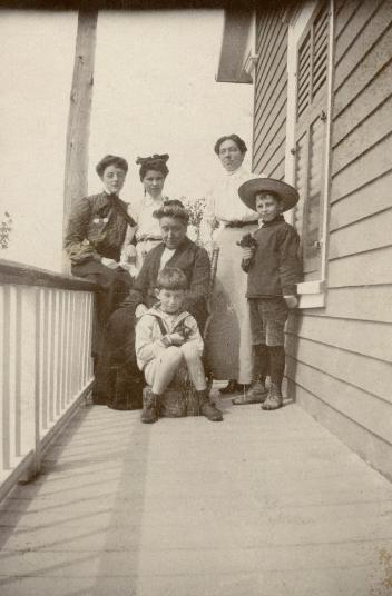 La famille Caverhill, vers 1902