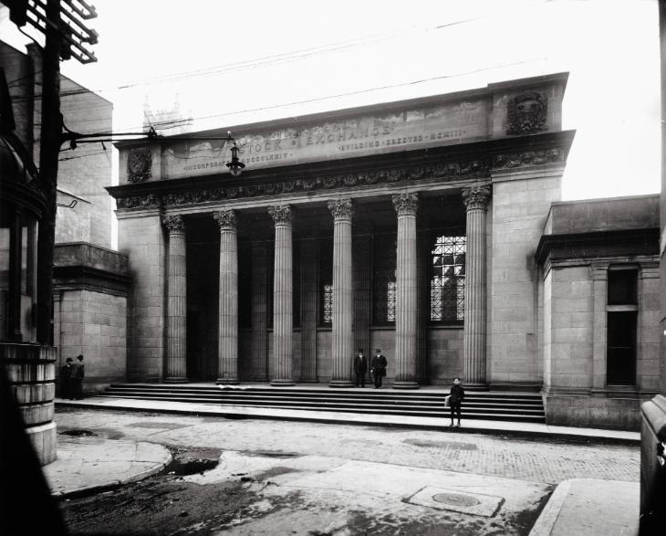 La Bourse, rue Saint-François-Xavier, Montréal, QC, vers 1905