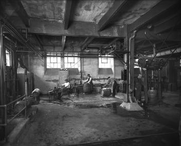 Tonnellerie, brasserie Dawes, Lachine, QC, vers 1920