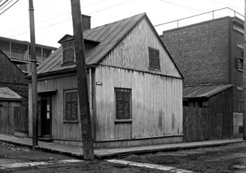 Maisons photographiées pour M. Meredith, angle des rues Barré et Aqueduct, Montréal, QC, 1903