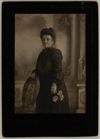 Portrait of an unidentified woman, Quebec City, Quebec, 1888-1910