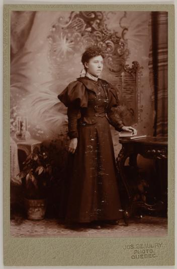Portrait of an unidentified woman, Quebec City, Quebec, 1888-1910