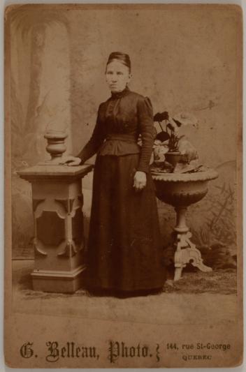 Portrait of an unidentified woman, Quebec City, Quebec, 1899-1907