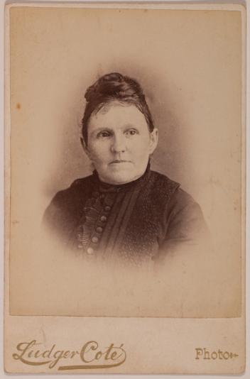 Portrait d’une femme non identifiée, Montréal, Québec, 1886-1893