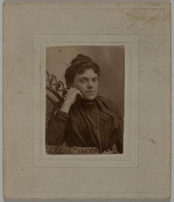 Portrait d’une femme non identifiée, Québec, Québec, 1891-1920