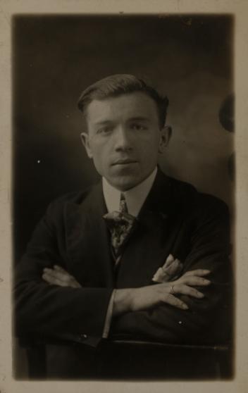 Portrait d’un homme non identifié, Montréal, Québec, 1920-1927