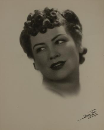 Portrait d’une femme non identifiée, Montréal, Québec, 1920-1930