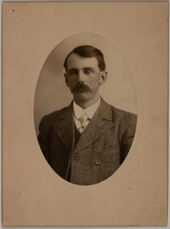 Portrait d’un homme non identifié, Thetford Mines, Québec, 1901-1910