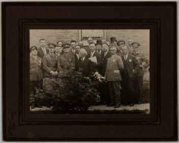 Group portrait of Georges-Stanislas Grégoire ? and unidentified men, Echo Vale, Quebec, 1912-1923 ?