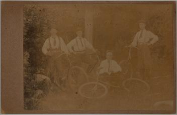 Portrait d’hommes non identifiés, Echo Vale, Québec, vers 1900 ?