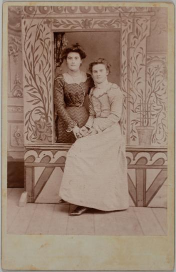 Eugénie et Georgie, Saint-Lazare, Québec, vers 1880-1901