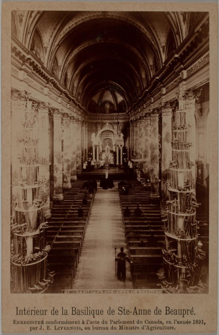Intérieur de la basilique Sainte-Anne-de-Beaupré, Sainte-Anne-de-Beaupré, Québec, 1891