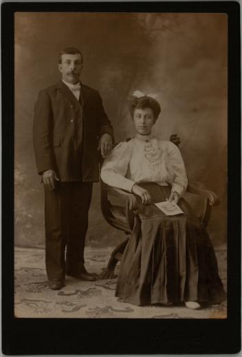 Portrait of an unidentified couple, Trois-Rivières, Quebec, 1901-1920