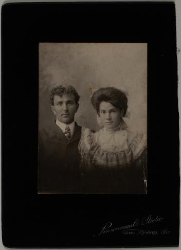 Portrait of an unidentified couple, Trois-Rivières, Quebec, 1901-1915