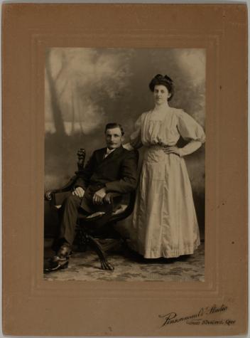 Portrait of an unidentified couple, Trois-Rivières, Quebec, 1888-1915