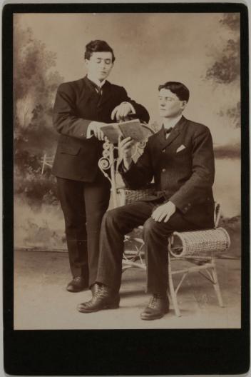 Portrait d’hommes non identifiés, Shawinigan Falls, Québec, vers 1911-1921