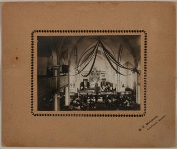 Vue de l’intérieur d’une église non identifiée, Coaticook ?, Québec, 1890-1905