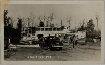 Rivière Héva près de Val-d'Or, Québec, vers 1935
