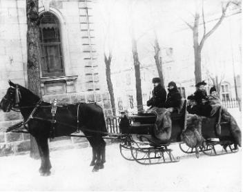 John Thomas Molson's family in sleigh, Montreal, QC, about 1895