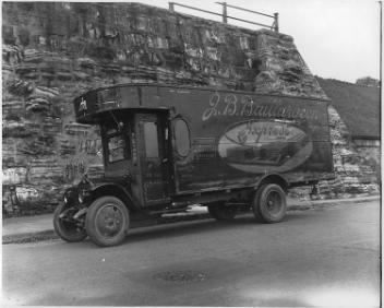 "White" truck, J. B. Baillargeon Express Ltd., Montreal, QC, 1925
