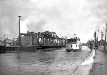 Le vapeur « Ida of Kingston » dans le canal de Lachine, Montréal, QC, vers 1900