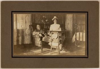 Betty Buchan Smeaton avec un patient?, Québec?, 1901-1910