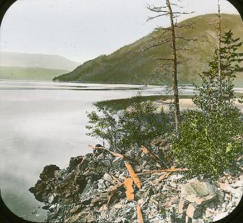 Lac Shuswap sur la route du C. P., près de Sicamous, C.-B., 1889, copie réalisée vers 1902