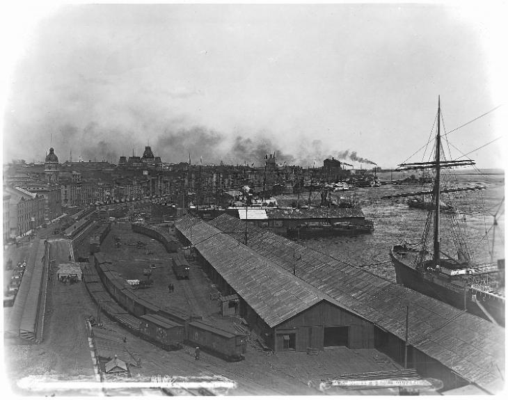 Vue du port depuis l'édifice des Commissaires du havre, Montréal, QC, 1887-1888