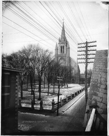 Église St. Patrick, rue Saint-Alexandre, Montréal, QC, vers 1896