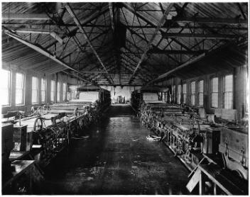 Salle des machines no 2, usine de pâte Laurentide, Grand-Mère, QC, vers 1900