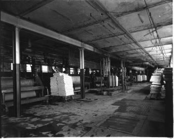 Salle de pressage de papier au bisulfite, usine de pâte Laurentide, Grand-Mère, QC, vers 1908