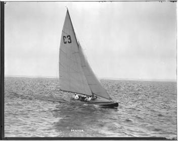 Le yacht de course « Beaver », club de yachting Royal St. Lawrence, Dorval, QC, 1921