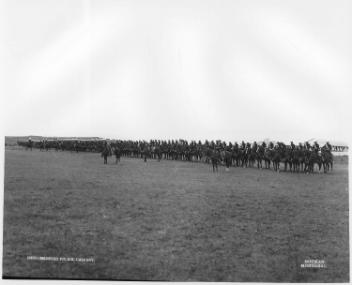 La Police à cheval du Nord-Ouest lors de la visite royale, Calgary, Alb., 1901