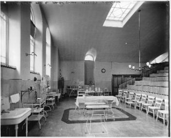 Operating room, Hotel Dieu, Montreal, QC, 1911