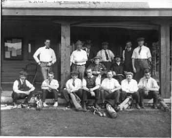 Groupe de golfeurs, Laurentide Pulp Co., Grand-Mère, QC, 1918