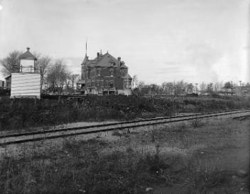 Maison près de la voie ferrée, Montréal, QC, 1919-1920
