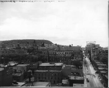 Vue de Montréal en direction nord depuis l'immeuble de la Southam Press, QC, 1926-1927