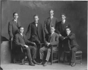 Cercle de débats des étudiants en sciences de McGill, promotion de 1910, Montréal, QC, 1908