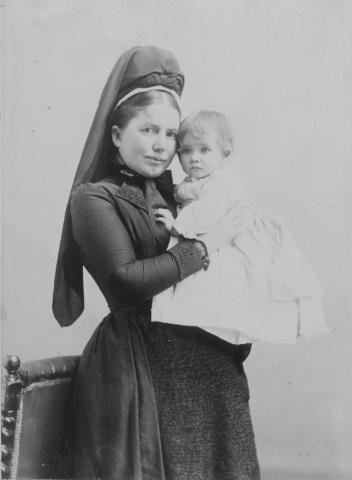 Mrs. Brodie and baby, Montreal, QC, 1891