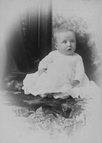 Frederick G. Belcher, le bébé de Mme Henry M. Belcher, Montréal, QC, 1886
