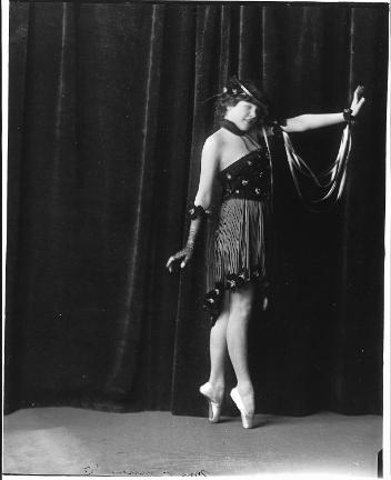 Miss Finney dancing, Montreal, QC, 1922