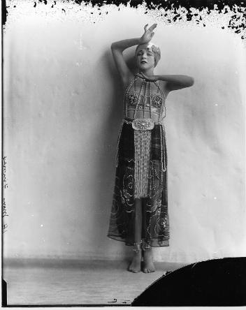 Miss Finney dancing, Montreal, QC, 1923