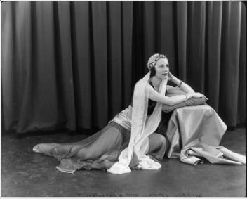 Mme G. Robertson dans la pièce « Ali Baba » de la Junior League, Montréal, QC, 1932